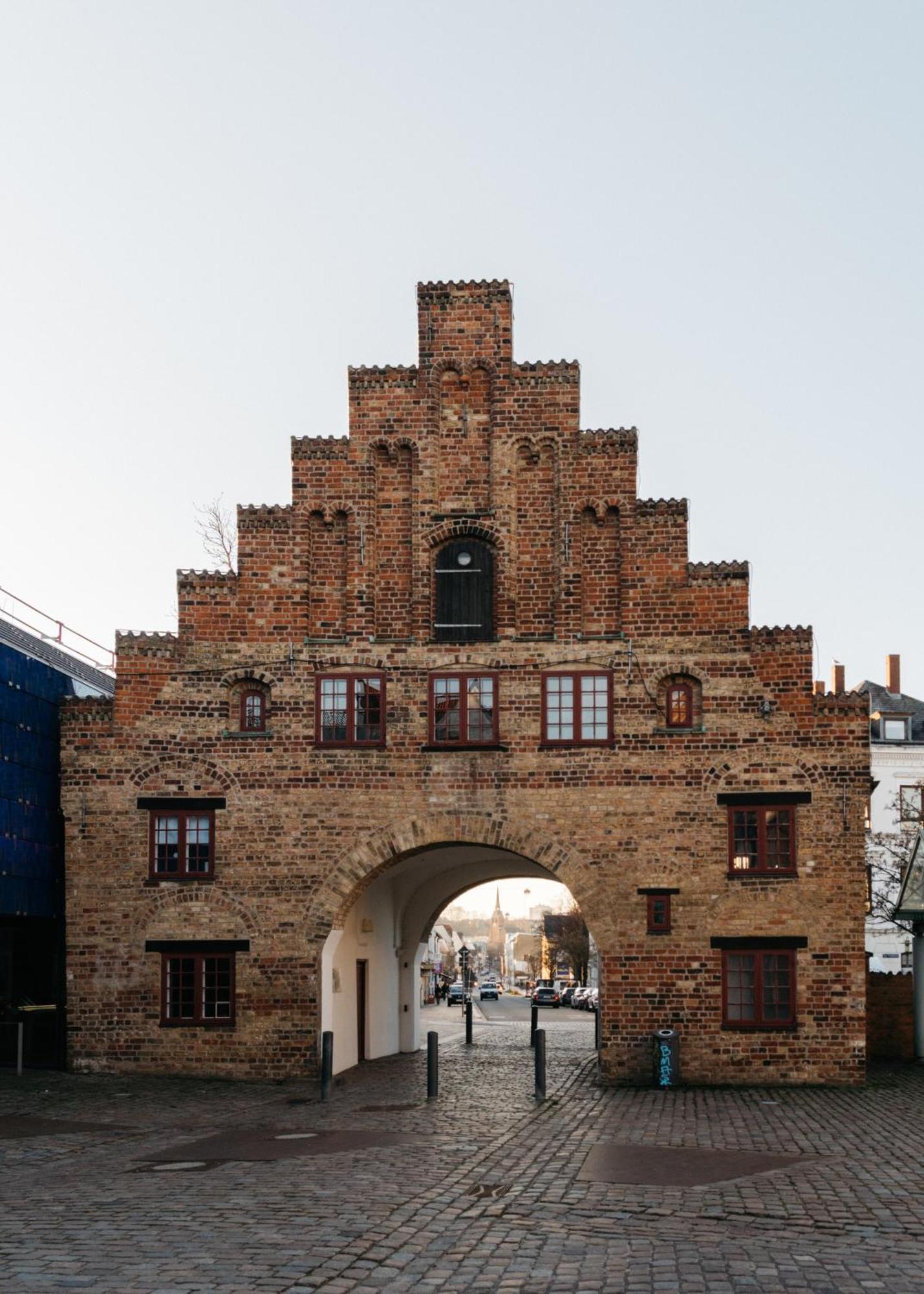 Grosses Apartment Mit 2 Balkonen Zentral Am Nordertor Фленсбург Экстерьер фото